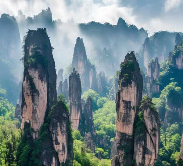 河北家界，奇峰异石，自然风光的绝美领地,河北张家界旅游景区，奇峰异石，自然风光独领风骚,旅游胜地,神秘,历史文化,第1张