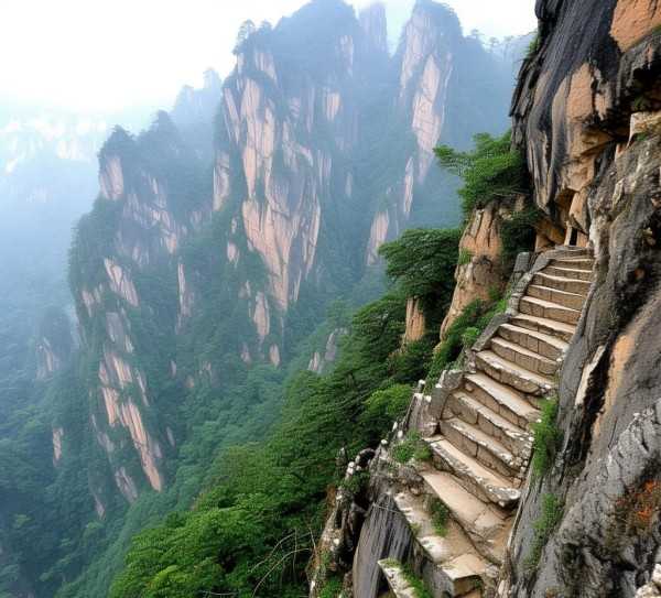 华山绝壁古道之旅攻略,历史文化,攻略,旅游胜地,第1张 华山绝壁古道之旅攻略,华山旅游攻略,登临绝壁,探寻古道之美,历史文化,攻略,旅游胜地,第1张